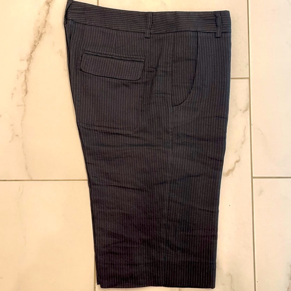 Theory, EUC, black with silver pinstripes bermudas, lightweight, size 6 - Picture 3 of 7